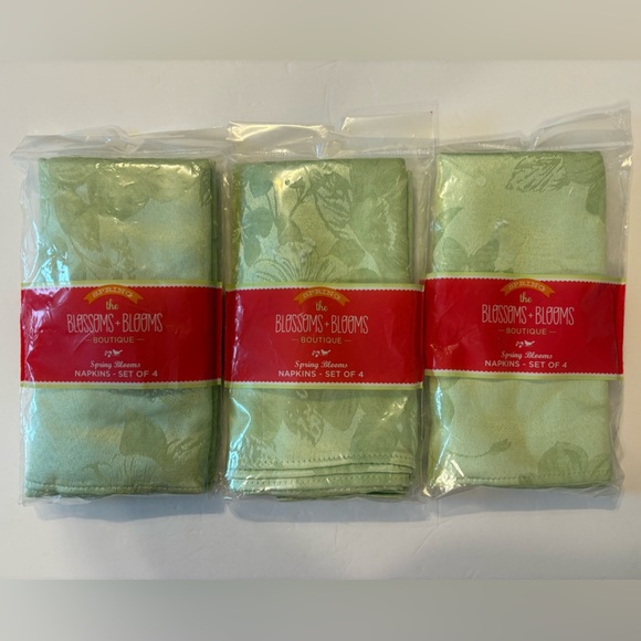 Blossoms & Blooms mint green damask style cloth napkins 12 count NWT - Picture 1 of 4